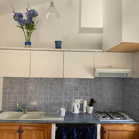 Le Bleu Des Toits * Lodève